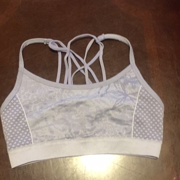 SOLD 🤑FABLETICS set Capri& sports bra (xs set) - Picture 13 of 16